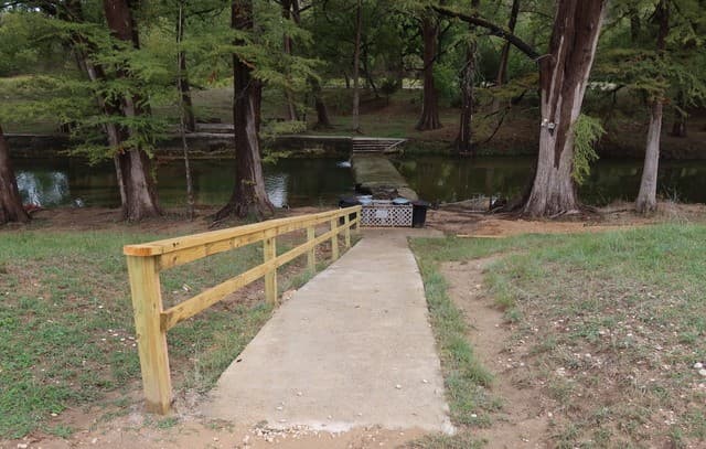 782  Mountain View Dr, Bandera, TX 78003 — photo 19