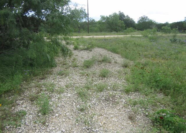 782  Mountain View Dr, Bandera, TX 78003 — photo 3
