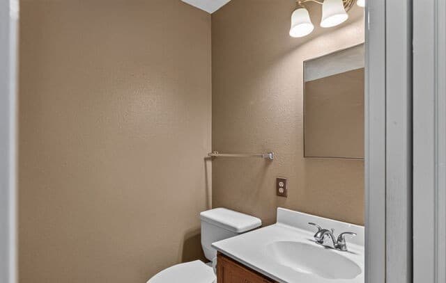 9222  Mirecourt, San Antonio, TX 78250 — photo 13