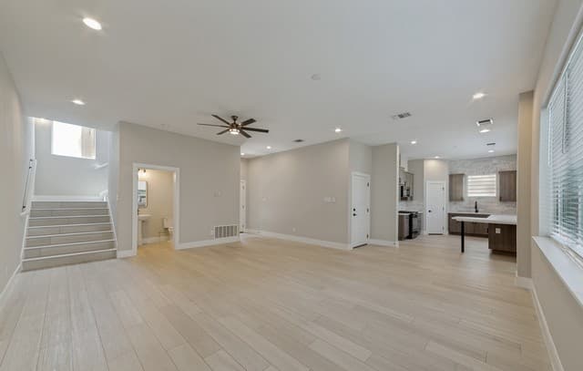1618 W Lawndale Dr Unit UNIT 14, San Antonio, TX 78209 — photo 4