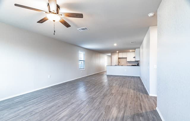1403  Slice Parkway, San Antonio, TX 78221 — photo 9