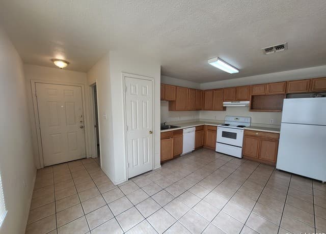 3865  Maverick Creek Rd, San Antonio, TX 78247 — photo 16