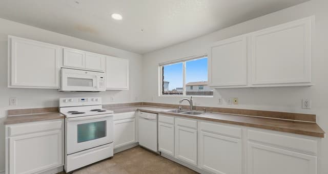 3248  Northwest Blvd, New Braunfels, TX 78130 — photo 6