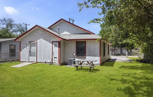 114  Iroquois, San Antonio, TX 78211 — photo 16