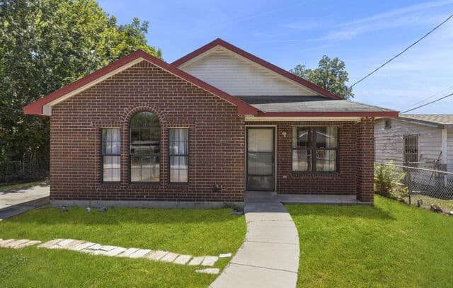 114  Iroquois, San Antonio, TX 78211 — photo 2
