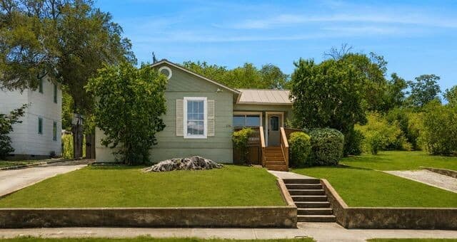 276  Claremont Ave