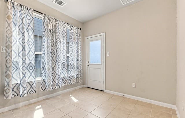 9102  Devils Riv, Converse, TX 78109 — photo 10