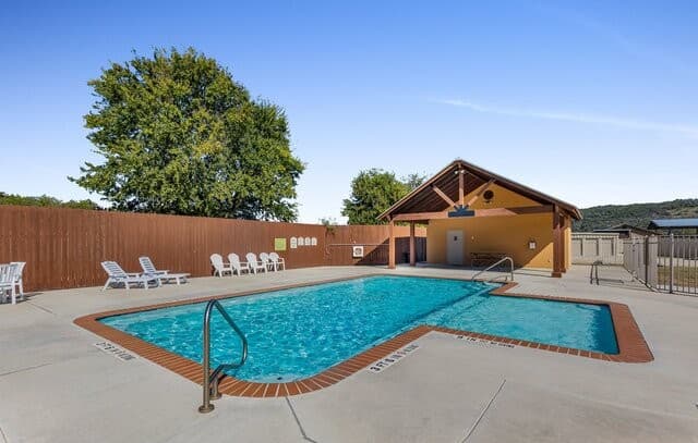 540  River Run Unit 214, New Braunfels, TX 78132 — photo 2