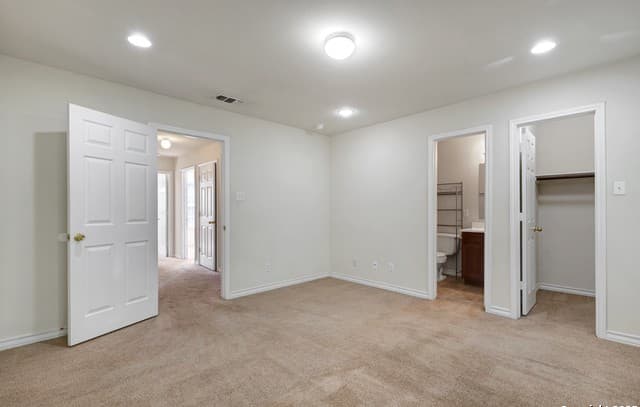 7823  Kingsbury Wood Unit 4, San Antonio, TX 78240 — photo 11