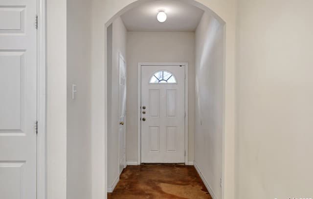 7823  Kingsbury Wood Unit 4, San Antonio, TX 78240 — photo 2
