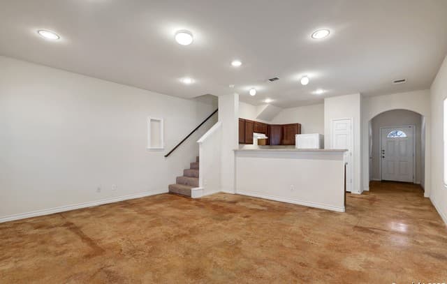 7823  Kingsbury Wood Unit 4, San Antonio, TX 78240 — photo 3