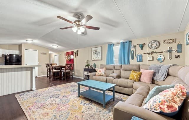 838  Avenue M, Poteet, TX 78065 — photo 2