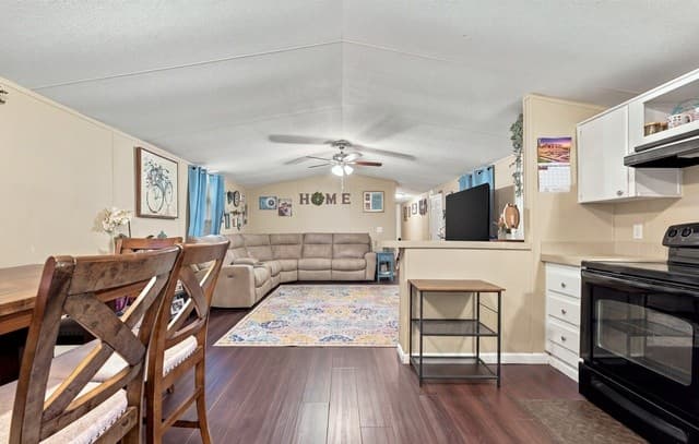 838  Avenue M, Poteet, TX 78065 — photo 5