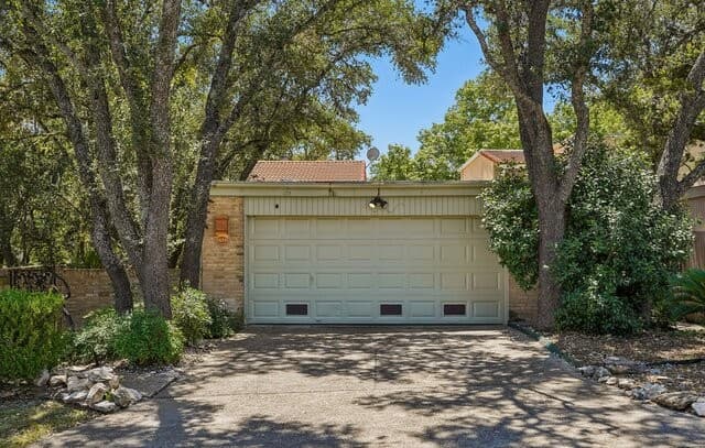 11608  Caprock St, San Antonio, TX 78230 — photo 2