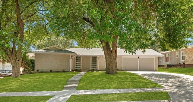 210  Fantasia St