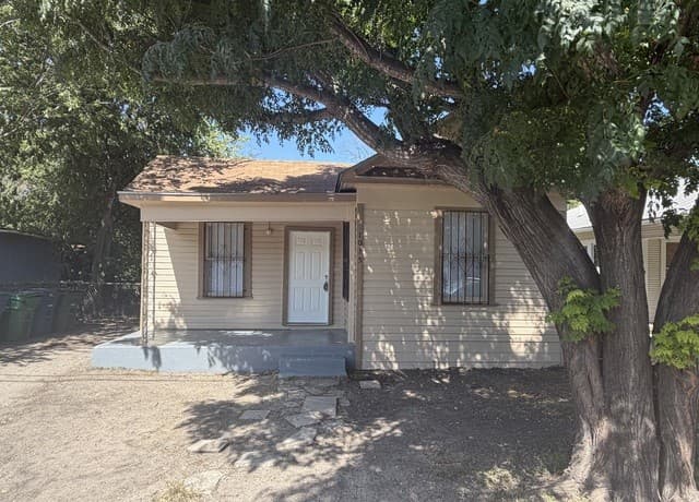 1015 Saint James