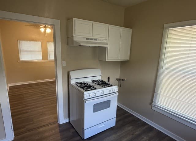 1015  Saint James, San Antonio, TX 78202 — photo 18