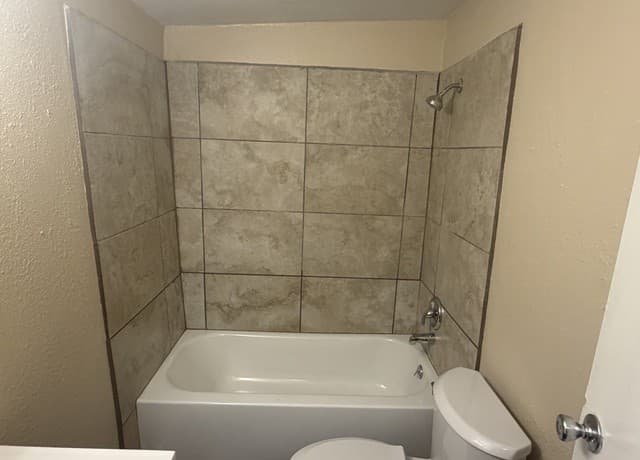1015  Saint James, San Antonio, TX 78202 — photo 6