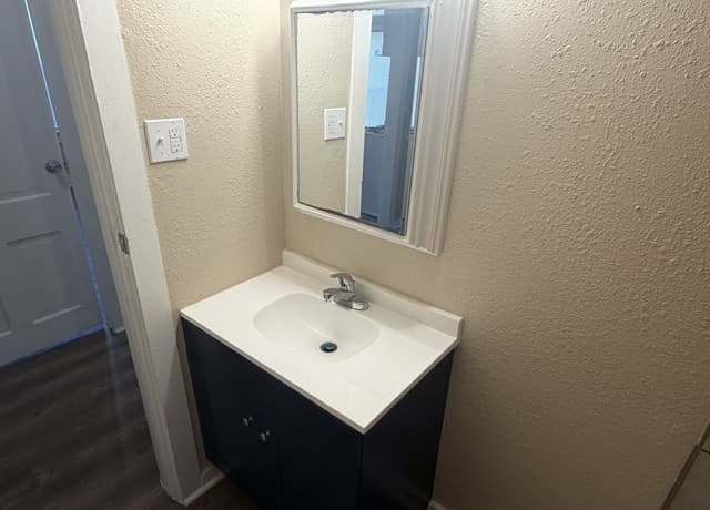 1015  Saint James, San Antonio, TX 78202 — photo 8