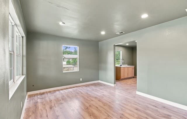 2238  Sw 19th St, San Antonio, TX 78207 — photo 5