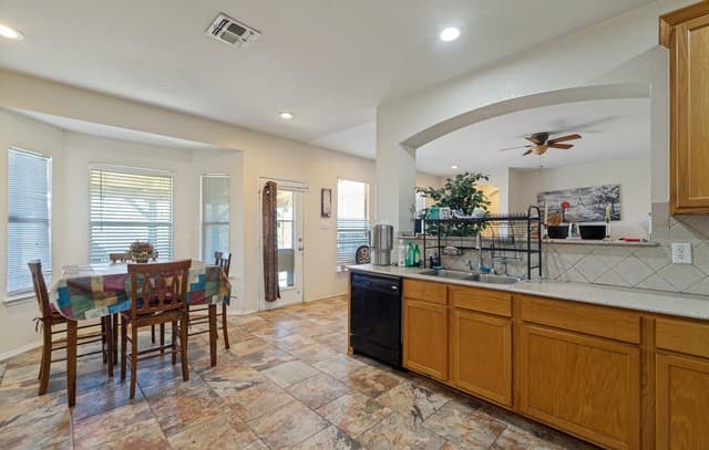 8235  Rockwell, San Antonio, TX 78249 — photo 11