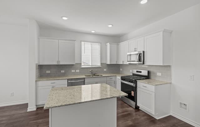 8231  Smithers Avenue, San Antonio, TX 78252 — photo 10