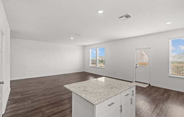 8231  Smithers Avenue, San Antonio, TX 78252 — photo 12
