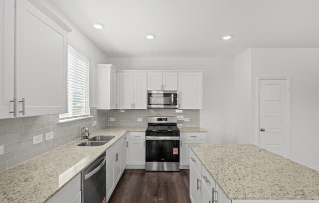 8231  Smithers Avenue, San Antonio, TX 78252 — photo 14