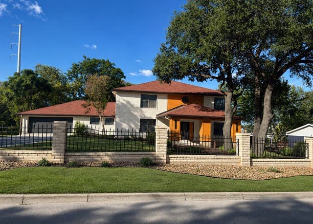 3919  Midvale Dr, San Antonio, TX 78229 — photo 4