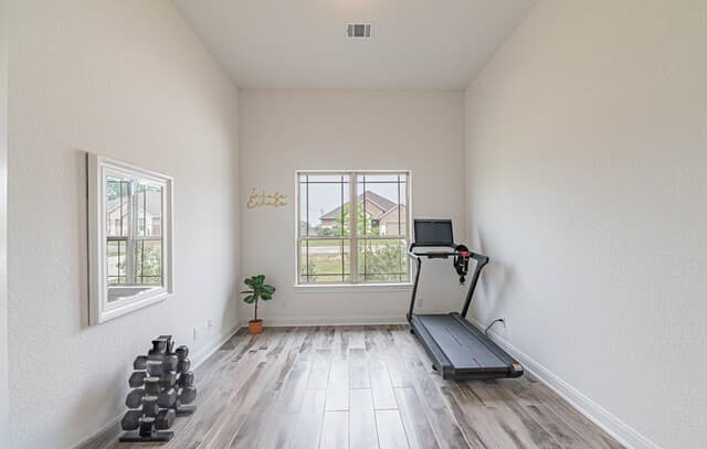 109  Willow Oak Trl, Floresville, TX 78114 — photo 5