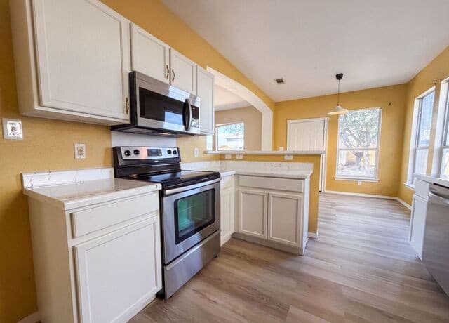 5759  Midcrown Dr, San Antonio, TX 78218 — photo 3