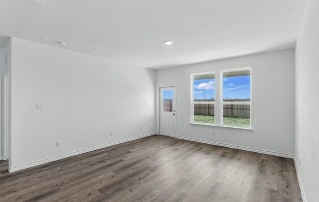 8369  Hamrick Circle, San Antonio, TX 78252 — photo 10