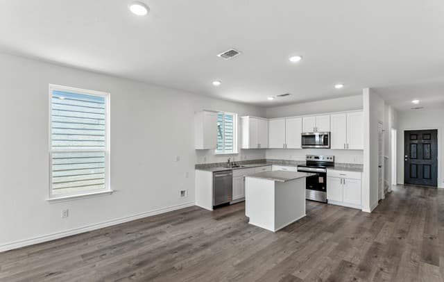 8369  Hamrick Circle, San Antonio, TX 78252 — photo 12