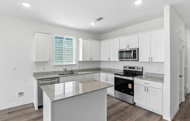 8369  Hamrick Circle, San Antonio, TX 78252 — photo 5