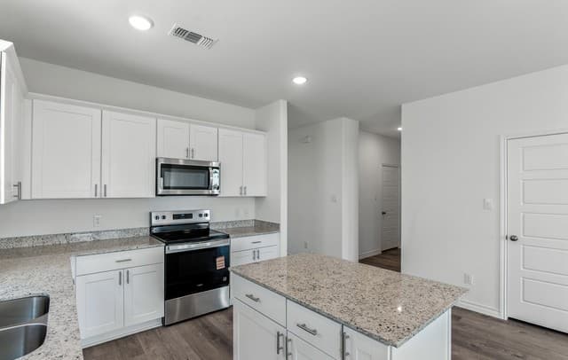 8369  Hamrick Circle, San Antonio, TX 78252 — photo 8