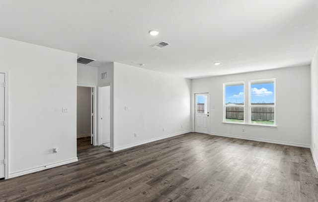 8369  Hamrick Circle, San Antonio, TX 78252 — photo 9