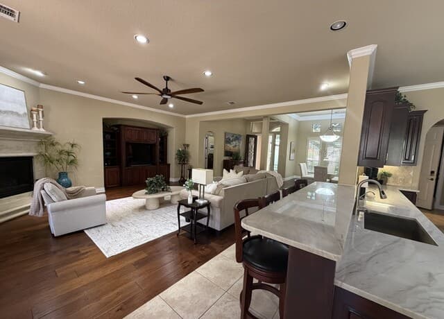 402  Cameron Cir, San Antonio, TX 78258 — photo 9