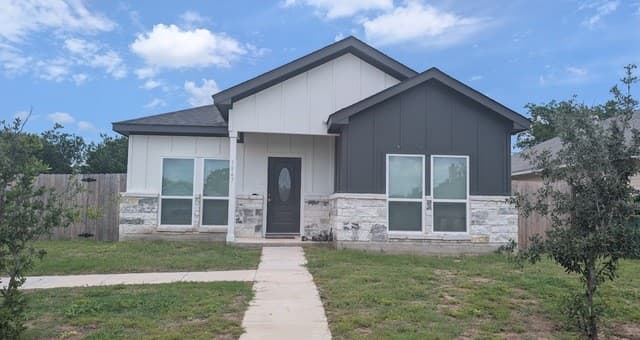 5847  Tree View, San Antonio, TX 78220 — photo 2