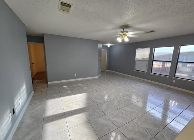 10311  Fork Crk, San Antonio, TX 78245 — photo 11