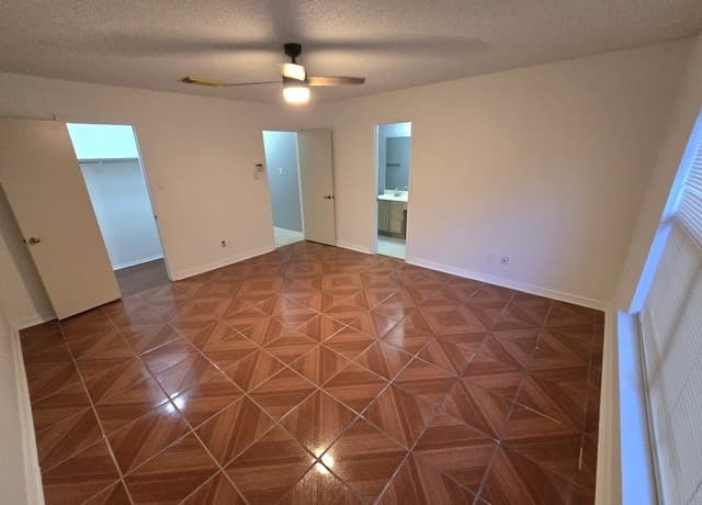 10311  Fork Crk, San Antonio, TX 78245 — photo 13