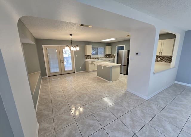 10311  Fork Crk, San Antonio, TX 78245 — photo 3