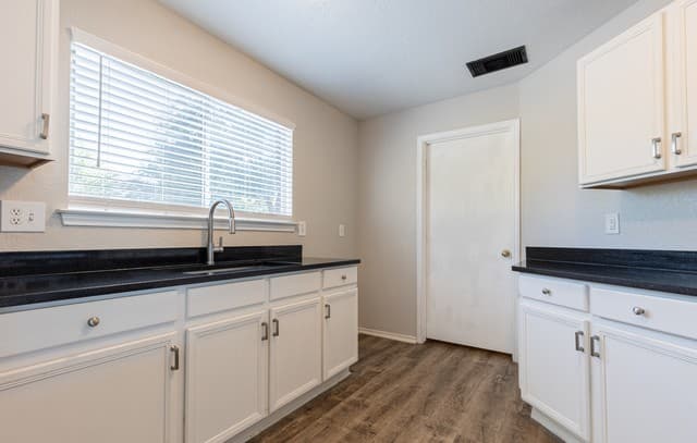 11219  Bushwack Pass, San Antonio, TX 78254 — photo 9