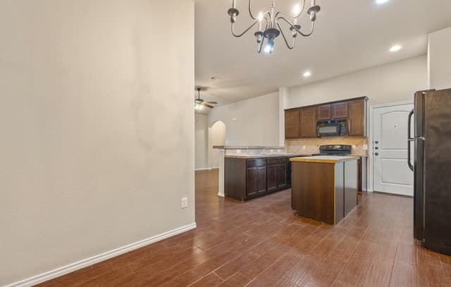 293  Rosalie Dr, New Braunfels, TX 78130 — photo 5