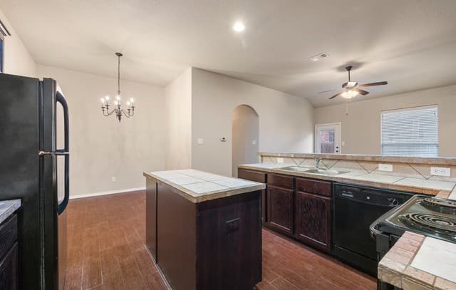 293  Rosalie Dr, New Braunfels, TX 78130 — photo 6