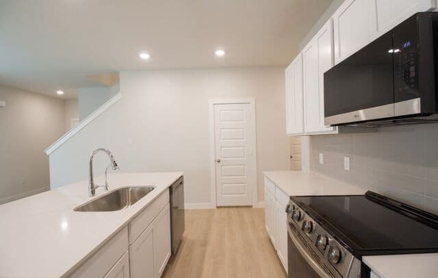 12407  Hurdelbrink Rnch, San Antonio, TX 78245 — photo 12