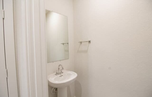 12407  Hurdelbrink Rnch, San Antonio, TX 78245 — photo 17