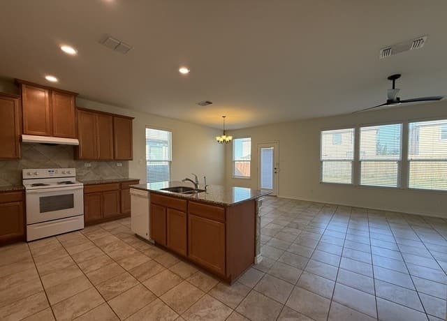 2007  Stepping Stone, New Braunfels, TX 78130 — photo 11
