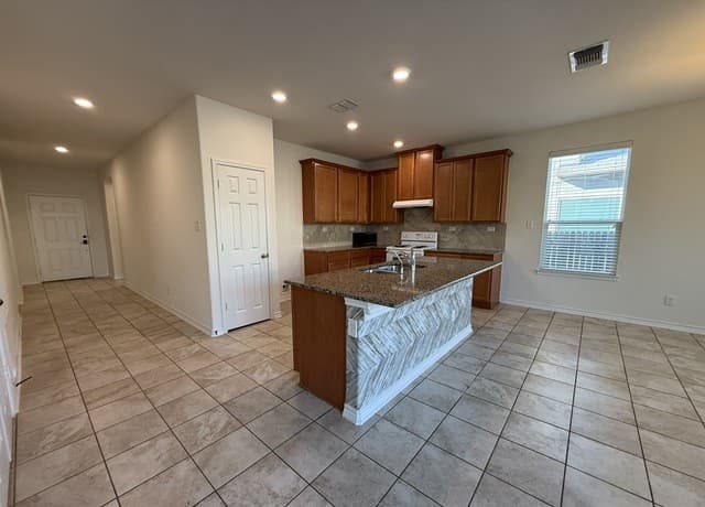 2007  Stepping Stone, New Braunfels, TX 78130 — photo 12