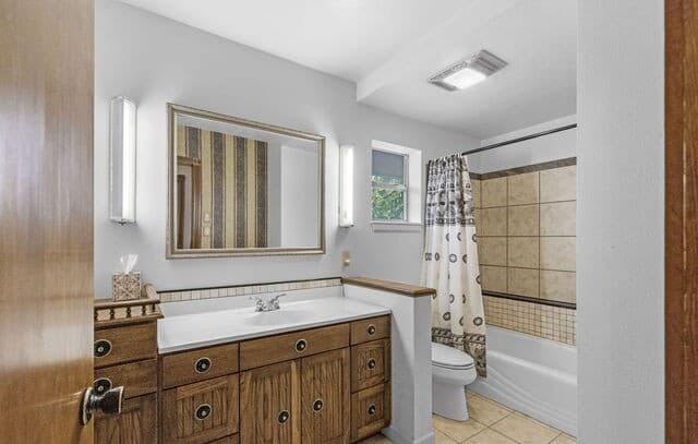 105  Hale, Fredericksburg, TX 78624 — photo 19