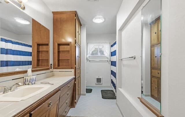 105  Hale, Fredericksburg, TX 78624 — photo 21
